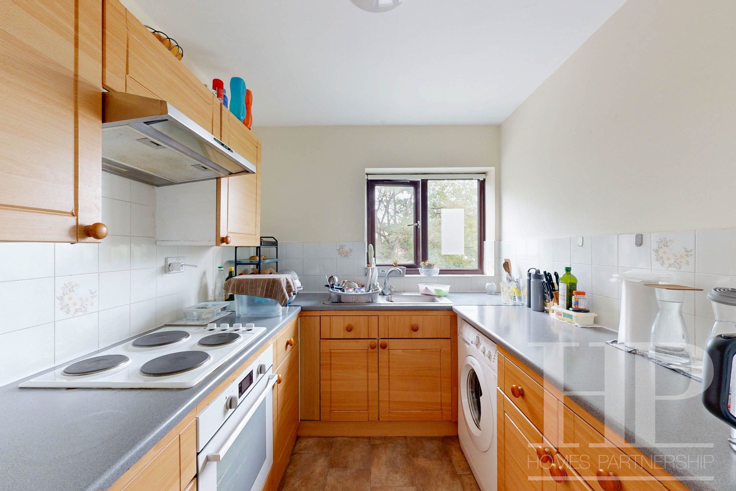 Flat Longmere Road in Crawley