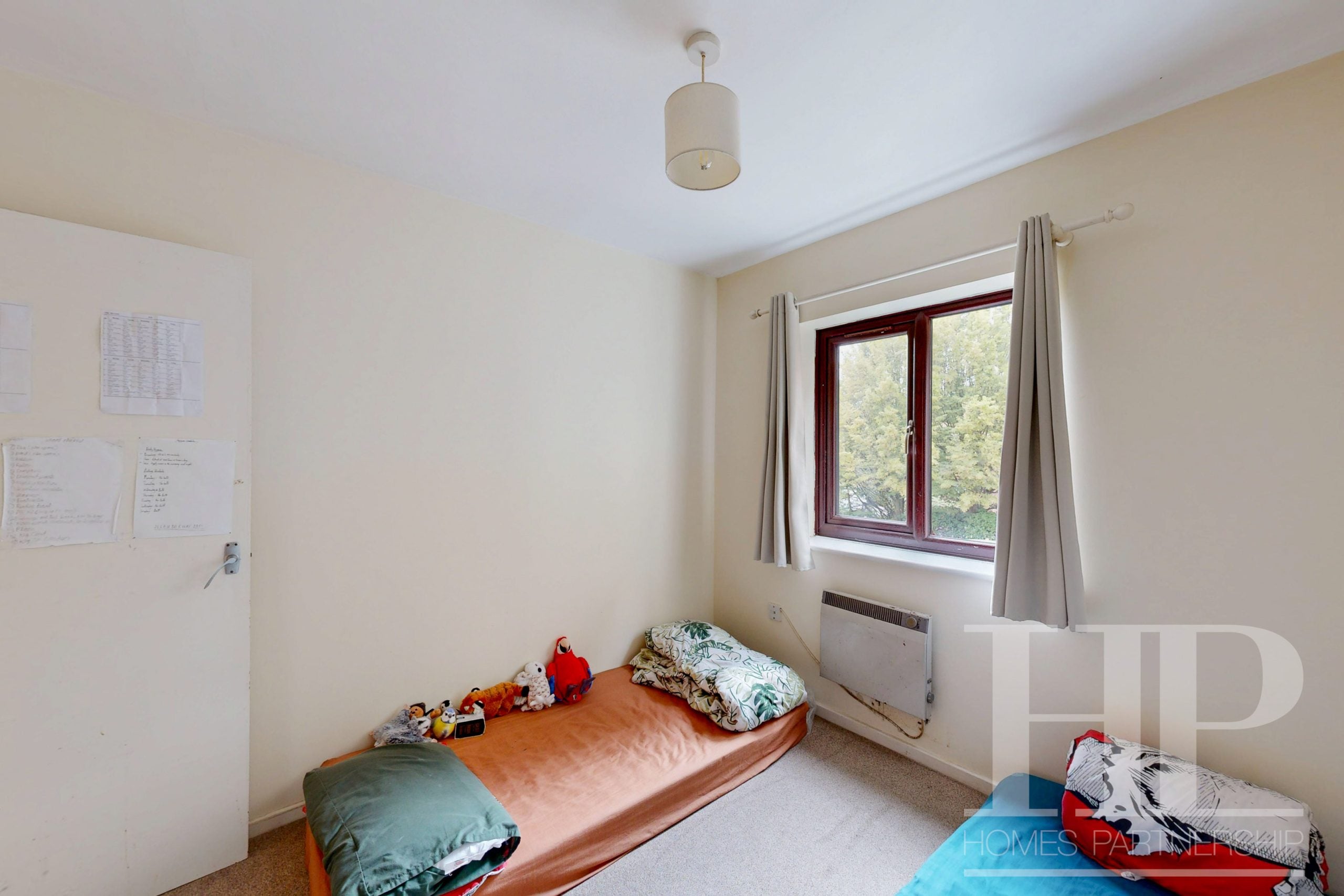 Flat Longmere Road in Crawley