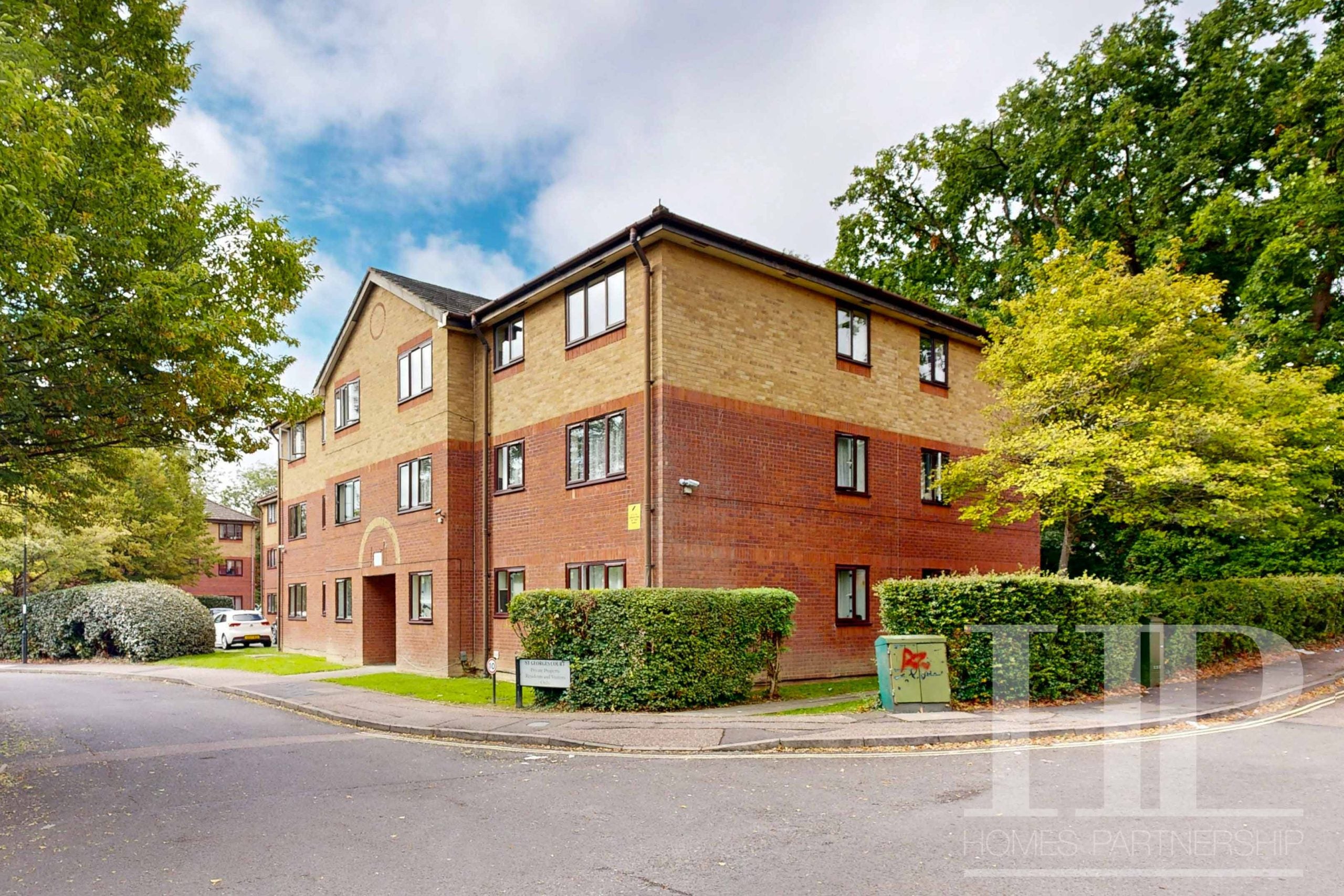 Flat Longmere Road in Crawley