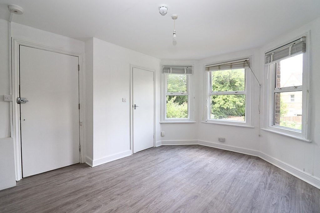 Flat Parklands in Greater London