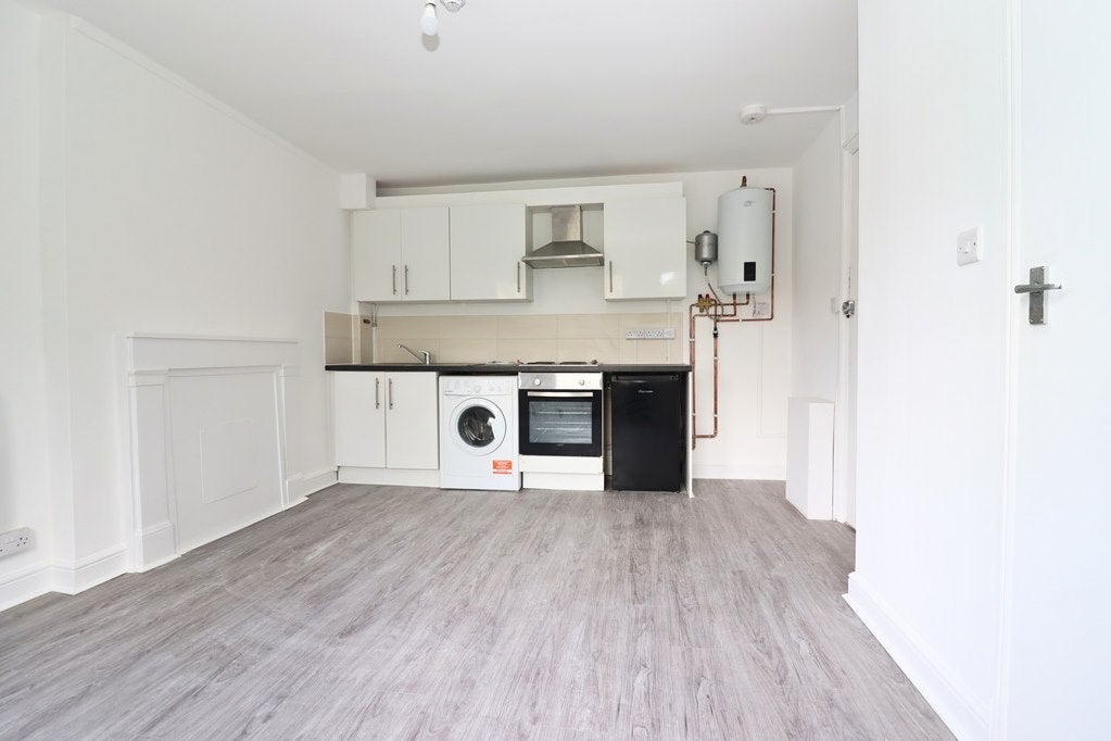 Flat Parklands in Greater London