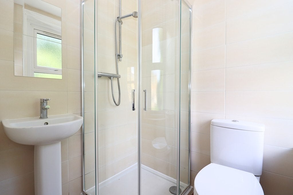 Flat Parklands in Greater London