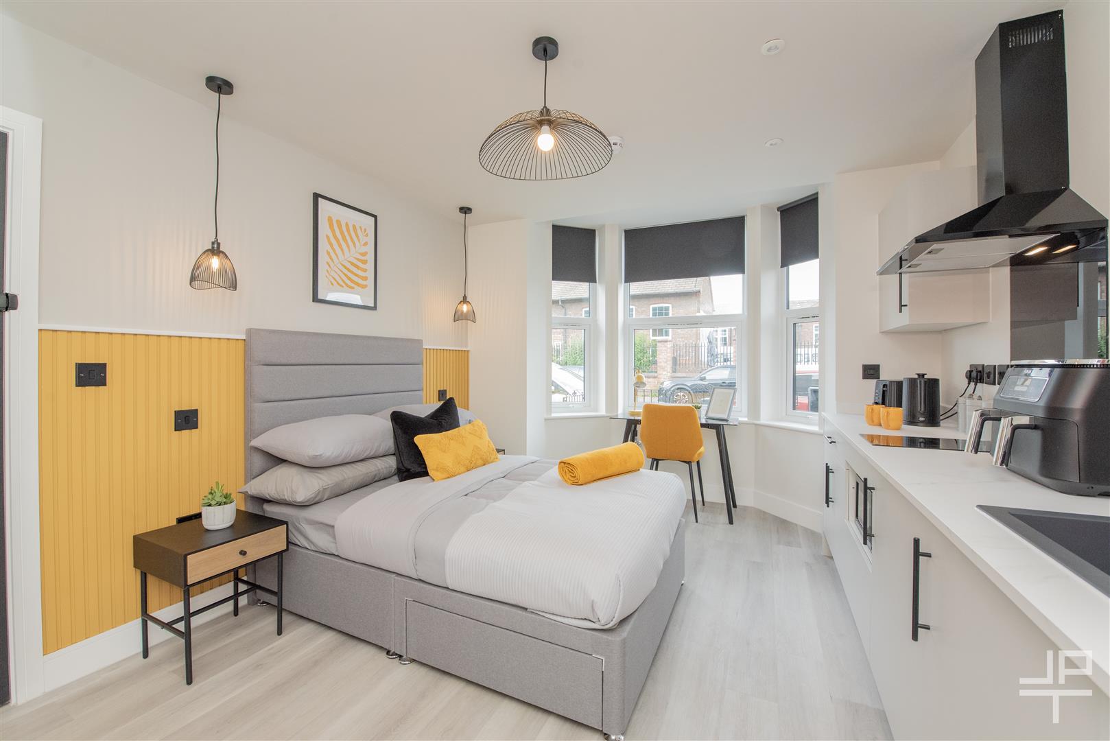Room Willis Street in Warrington