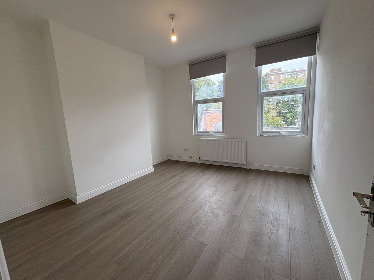 Flat Brixton Hill in Greater London
