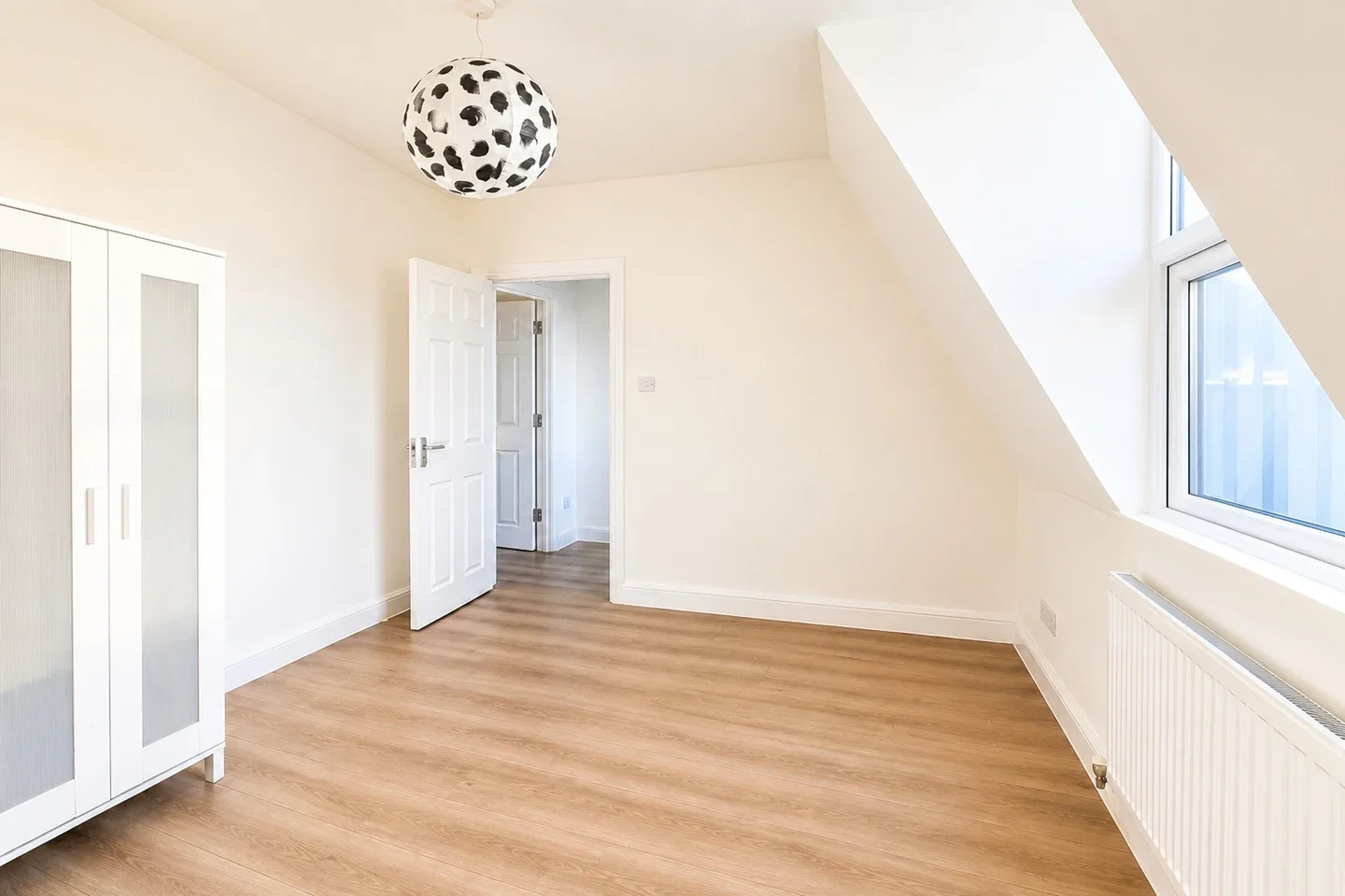 Flat Brixton Hill in Greater London