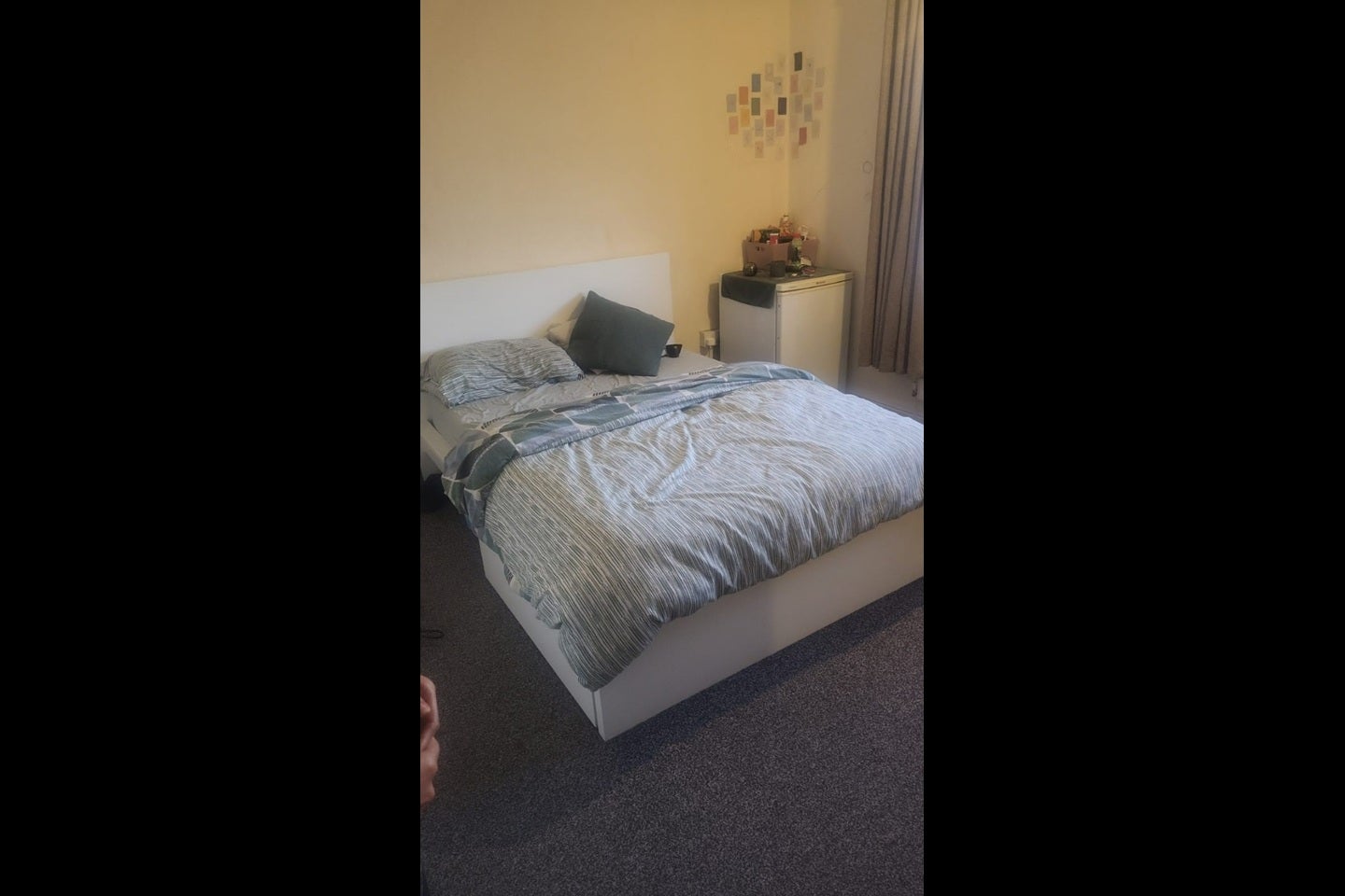 Flat Clayhall Avenue in Greater London
