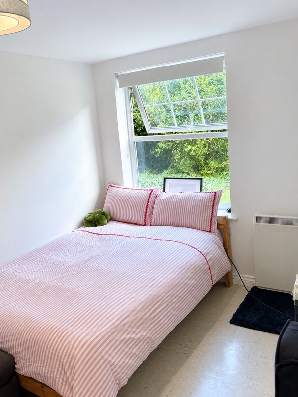 Room Boddington Gardens in Greater London