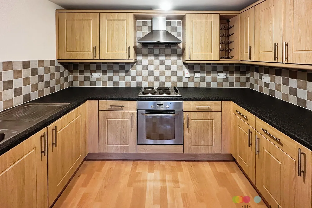 Flat Willow Tree Close in Lincoln