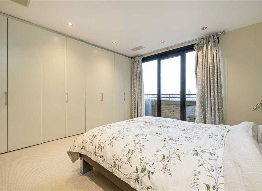 Flat Cromwell Road in Greater London