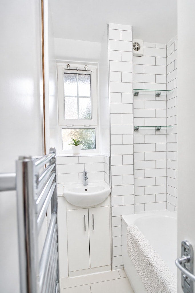 Room Pembury Road in Greater London