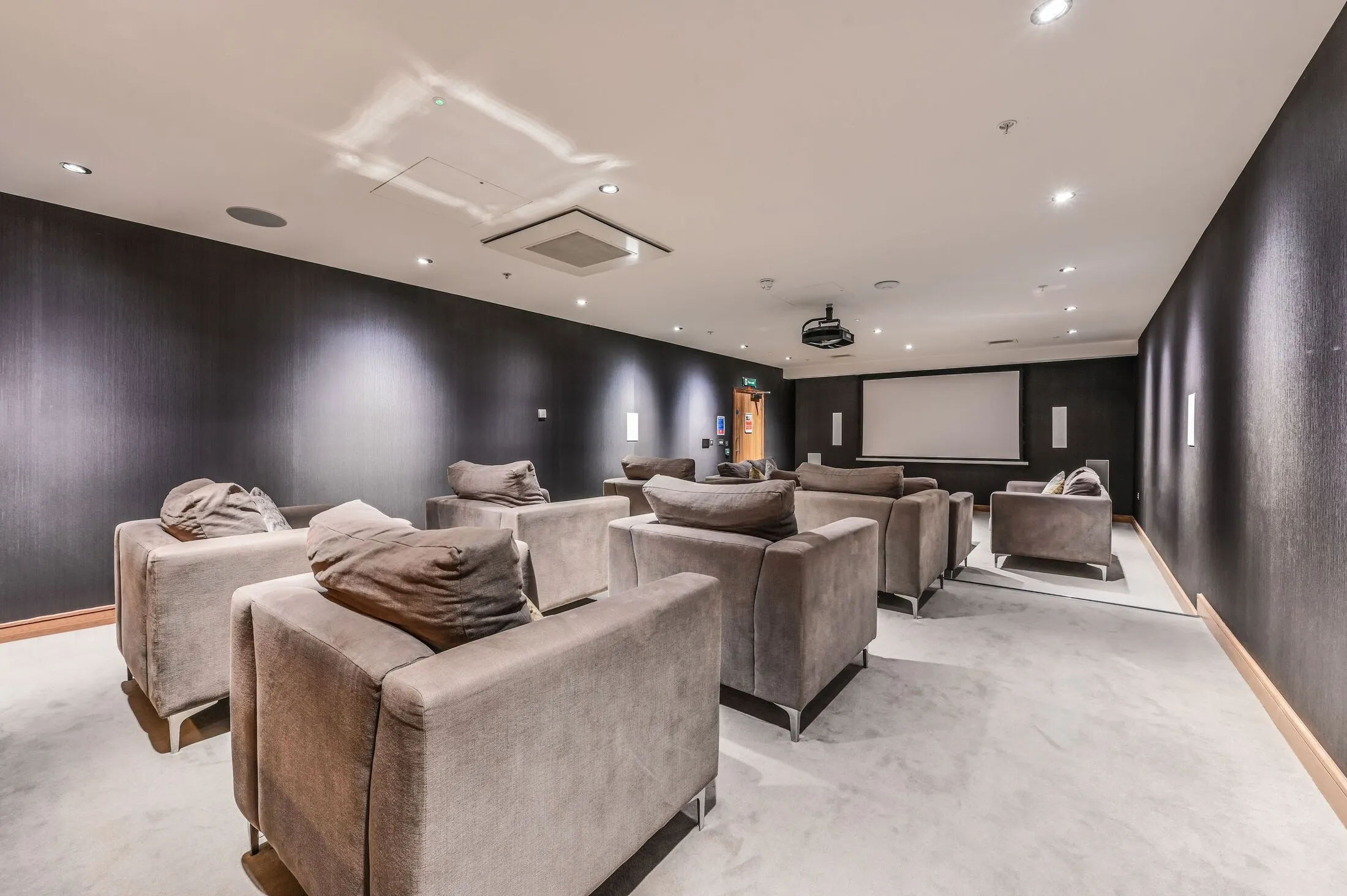 Flat Wandsworth Road in Greater London