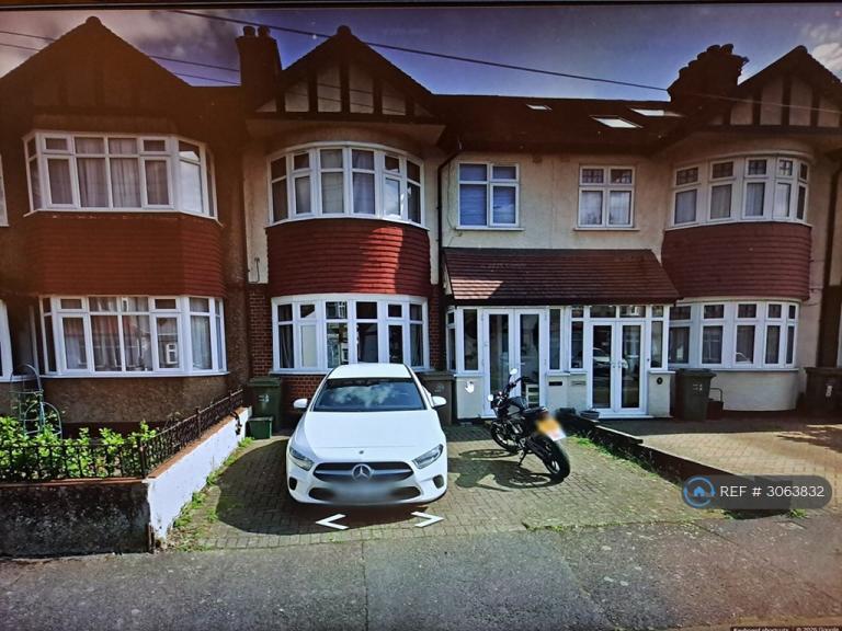 House Priory Crescent in Greater London