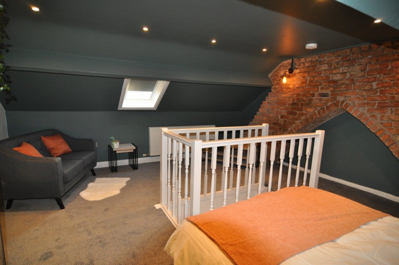 Room Dodworth Road in Barnsley
