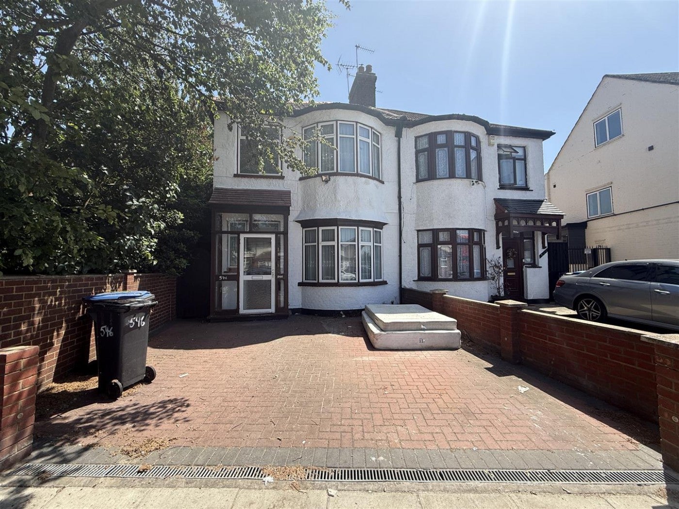 House Hertford Road in Greater London
