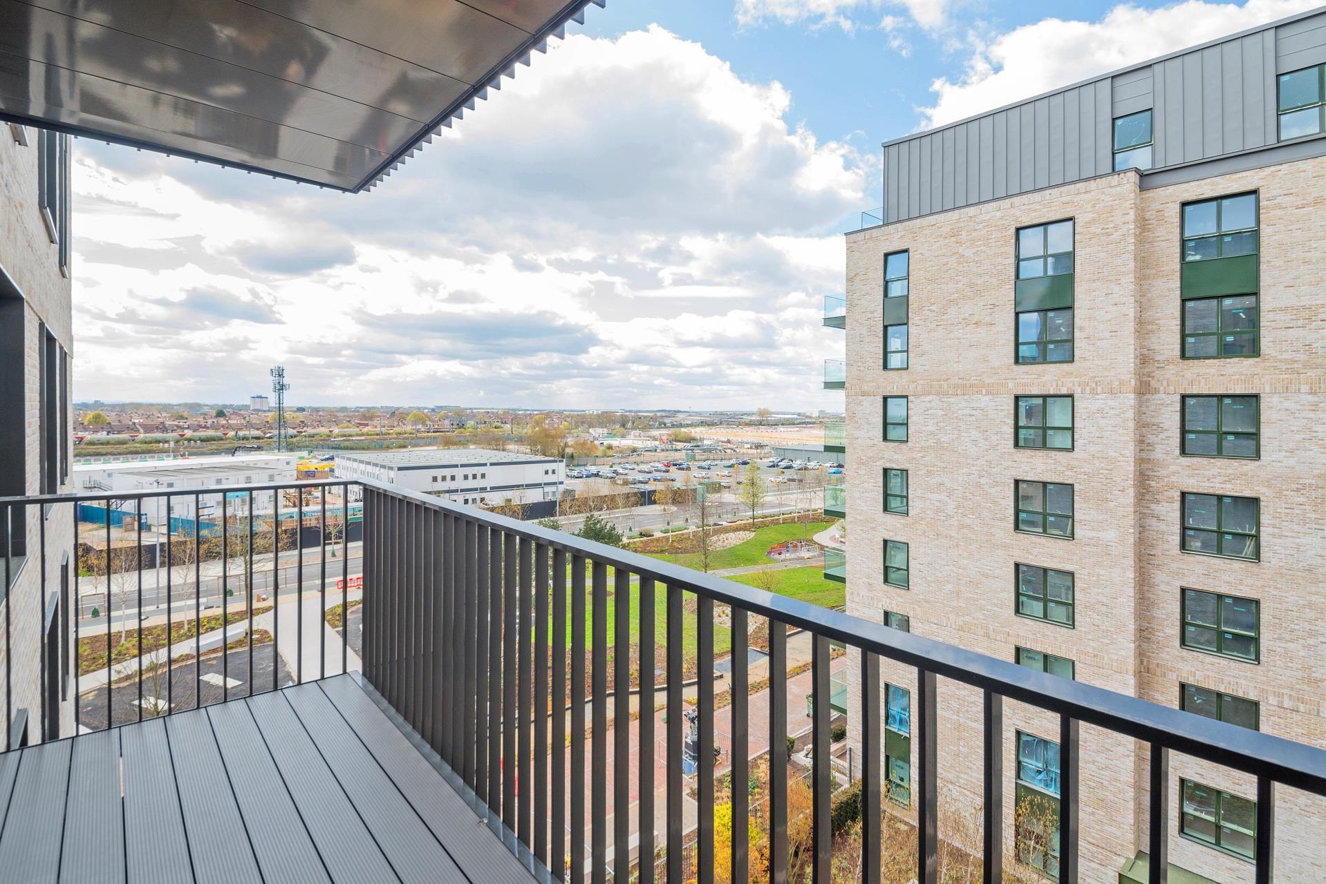 Flat Greenleaf Walk in Greater London
