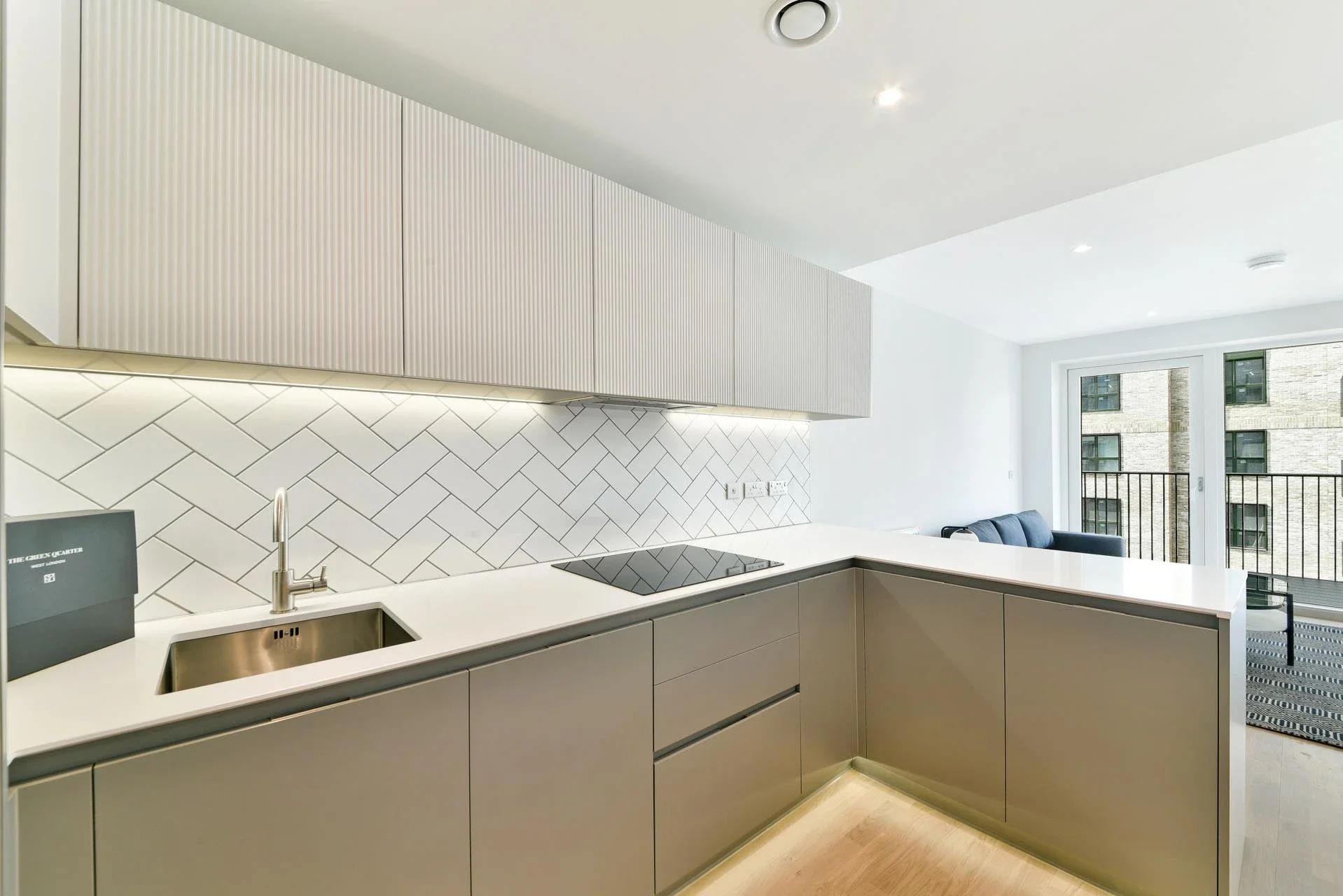 Flat Greenleaf Walk in Greater London