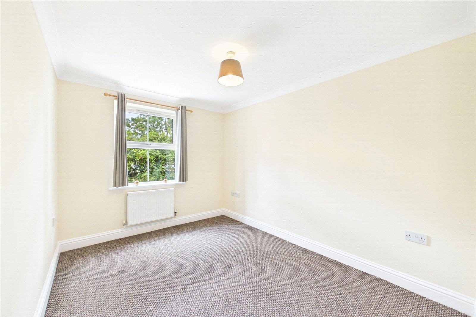 Flat The Green in Theale