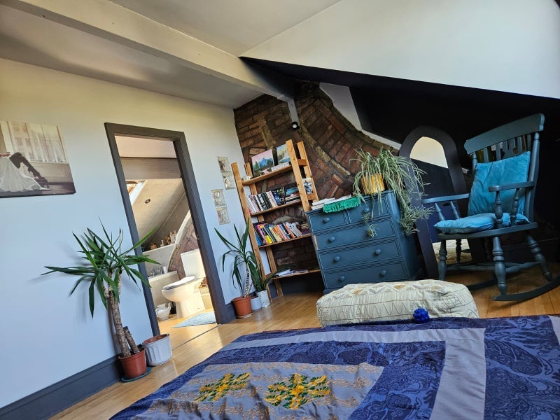 Room Cleckheaton Road in Bradford