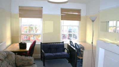 Flat Heddon Court Avenue in London