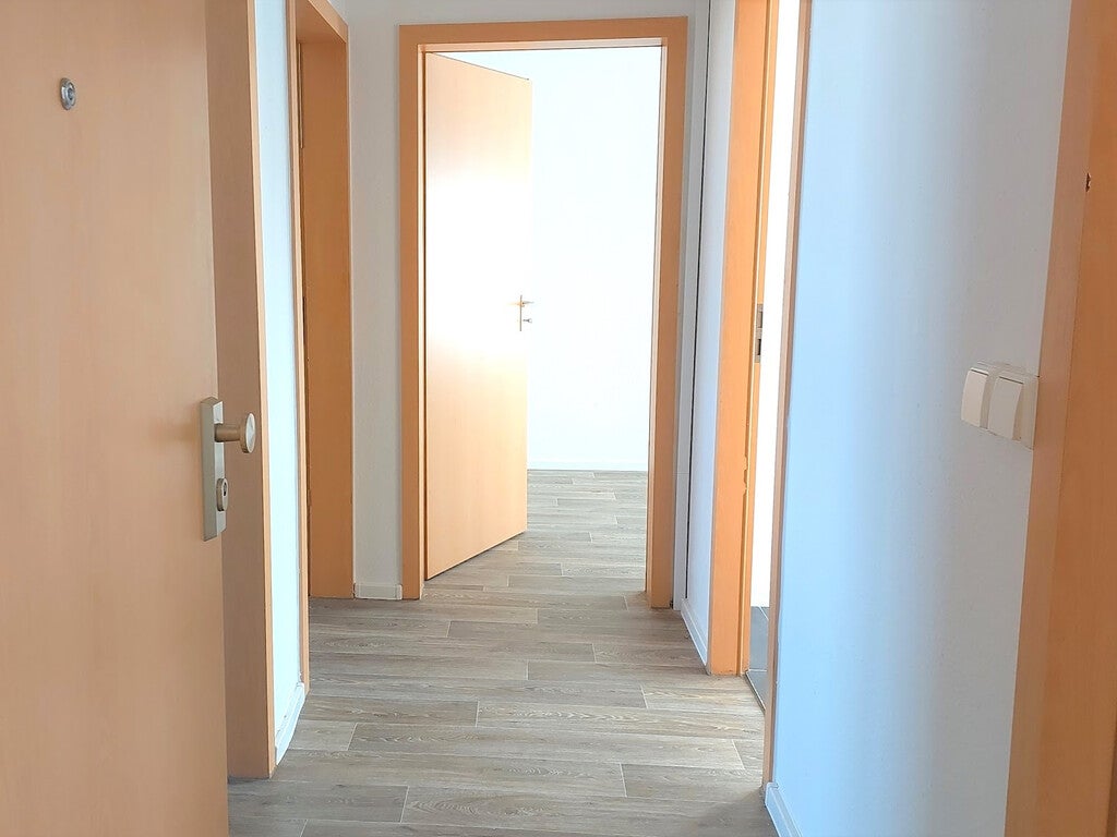 Zimmer Ufaer Straße in Halle (Saale)