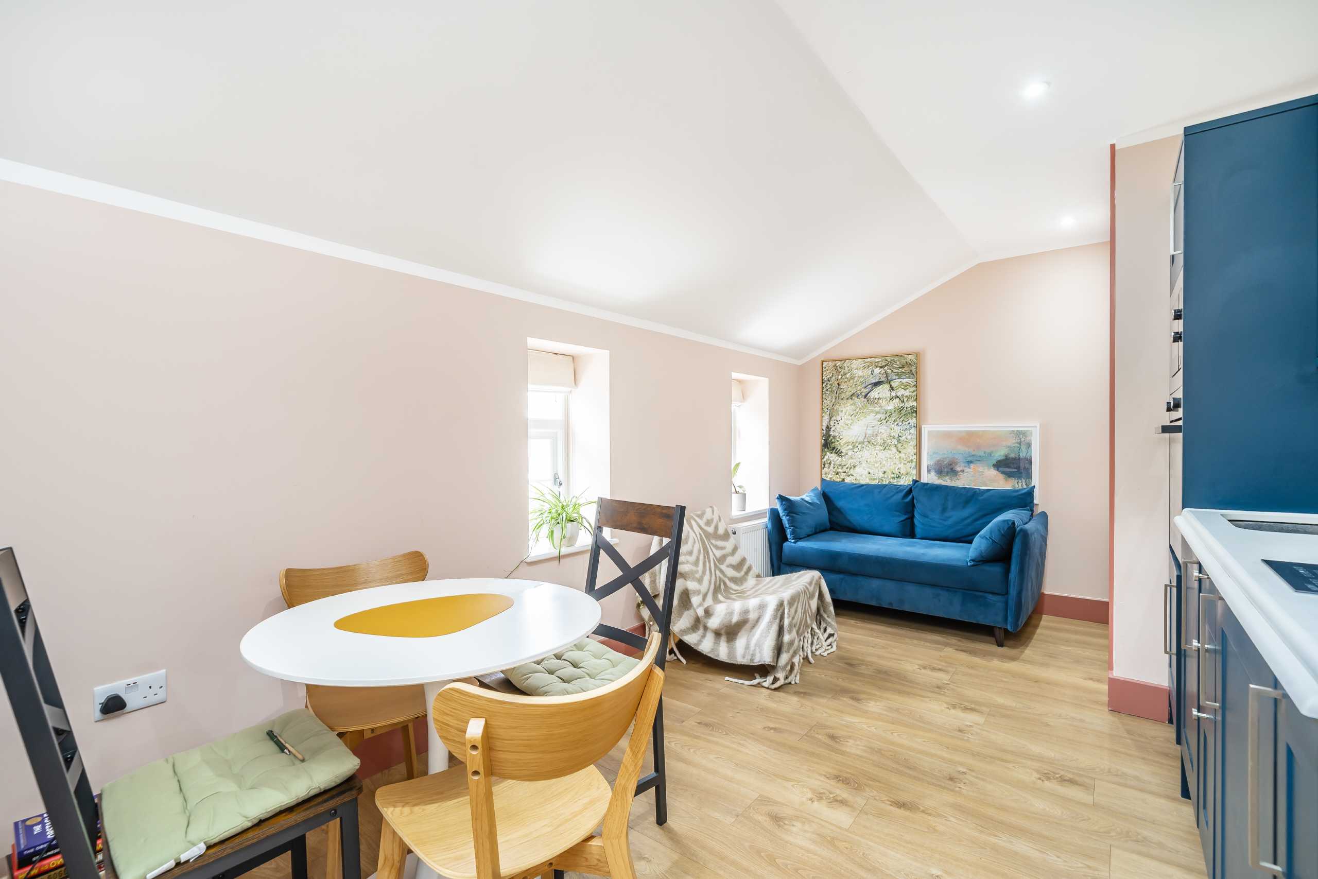 Flat Saville Road in Greater London