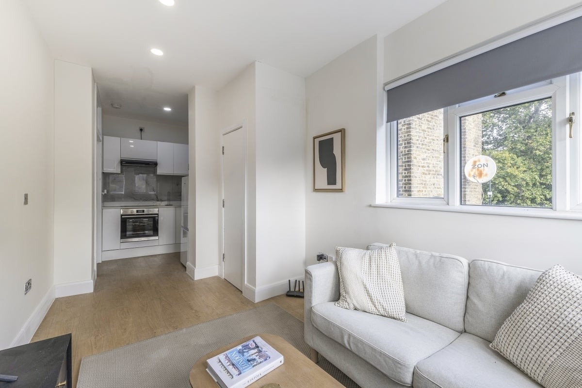 Flat South Lambeth Road in Greater London