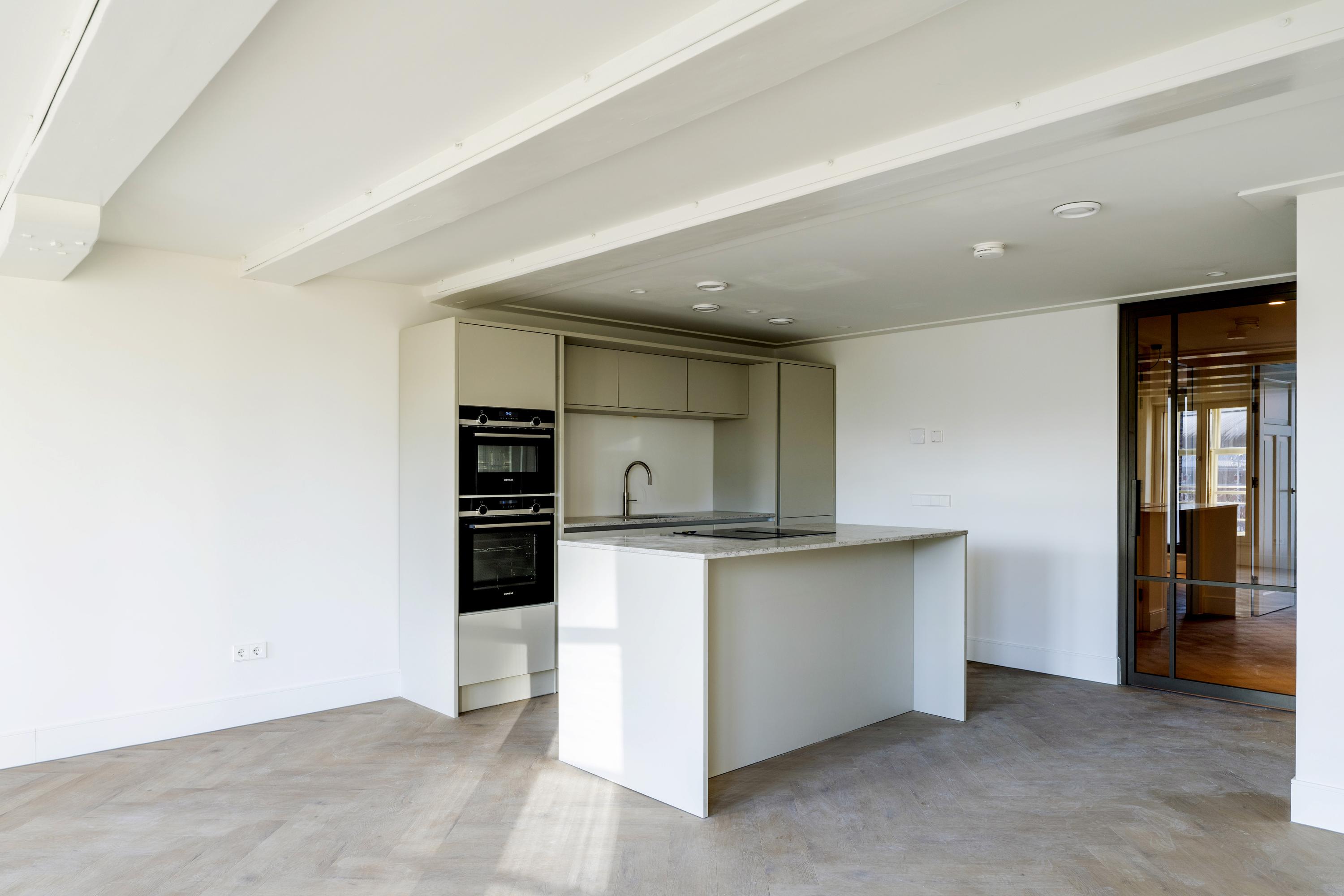 Flat Prins Hendrikkade in Amsterdam