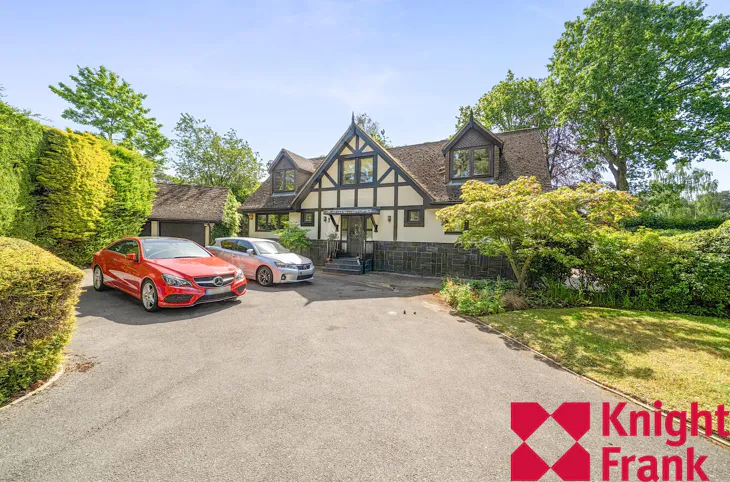 House Hurstwood in South Ascot
