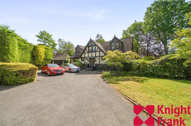 House Hurstwood in South Ascot