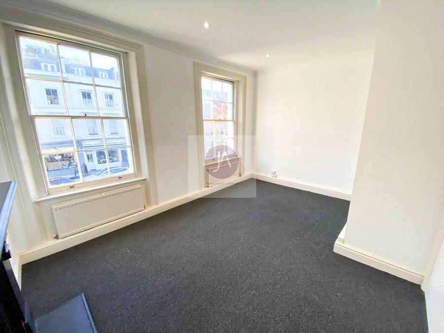 Flat Ryder's Terrace in City of Westminster