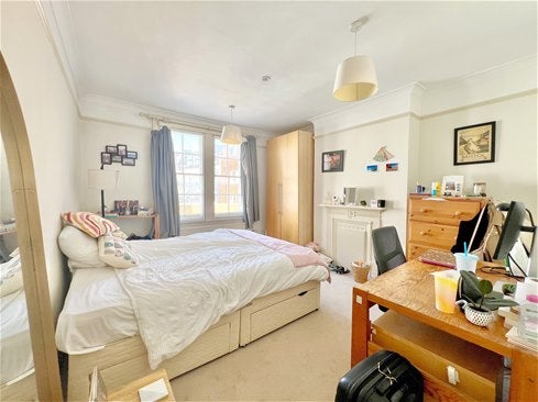 Flat West End Lane in Greater London