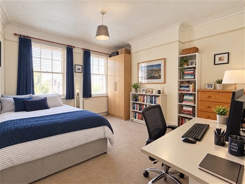 Flat West End Lane in Greater London