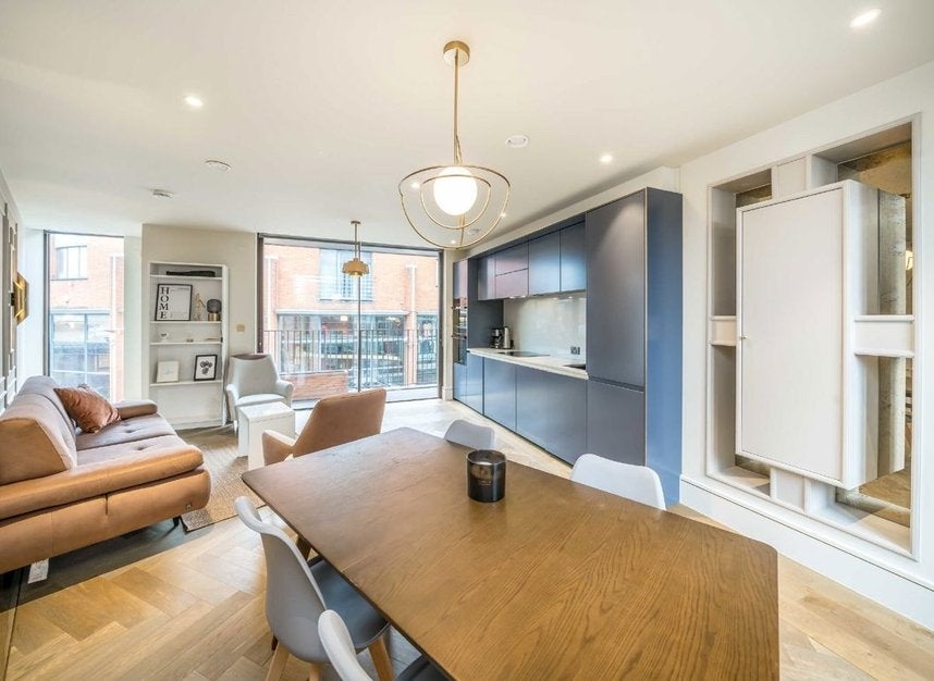 Flat Edith Row in Greater London