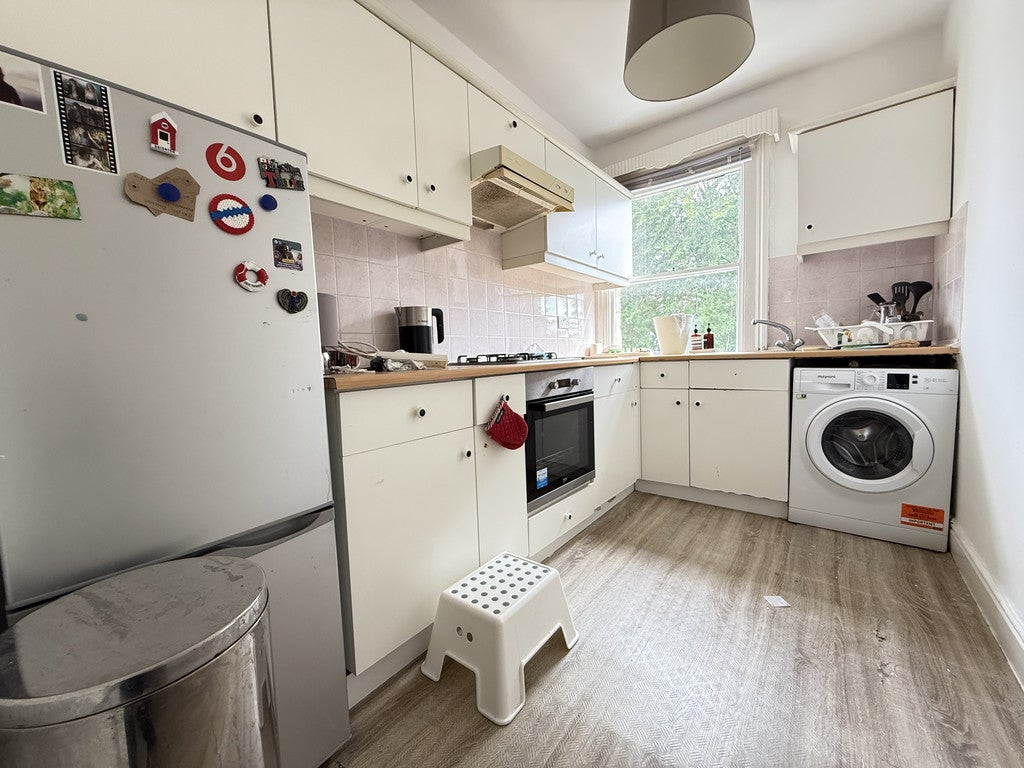 Flat Lena Gardens in Greater London