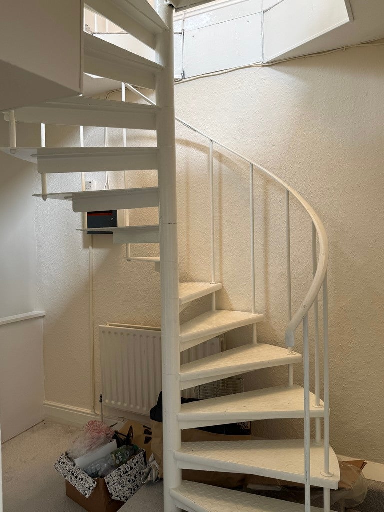 Flat Lena Gardens in Greater London