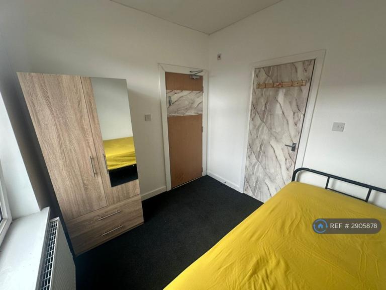 Room Holly Street in Wakefield