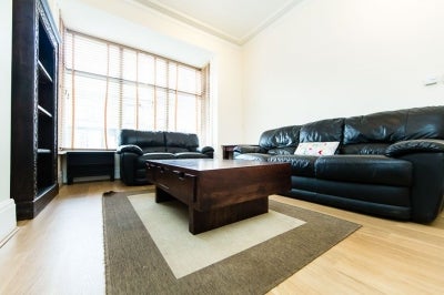 House Burchett Grove in Leeds