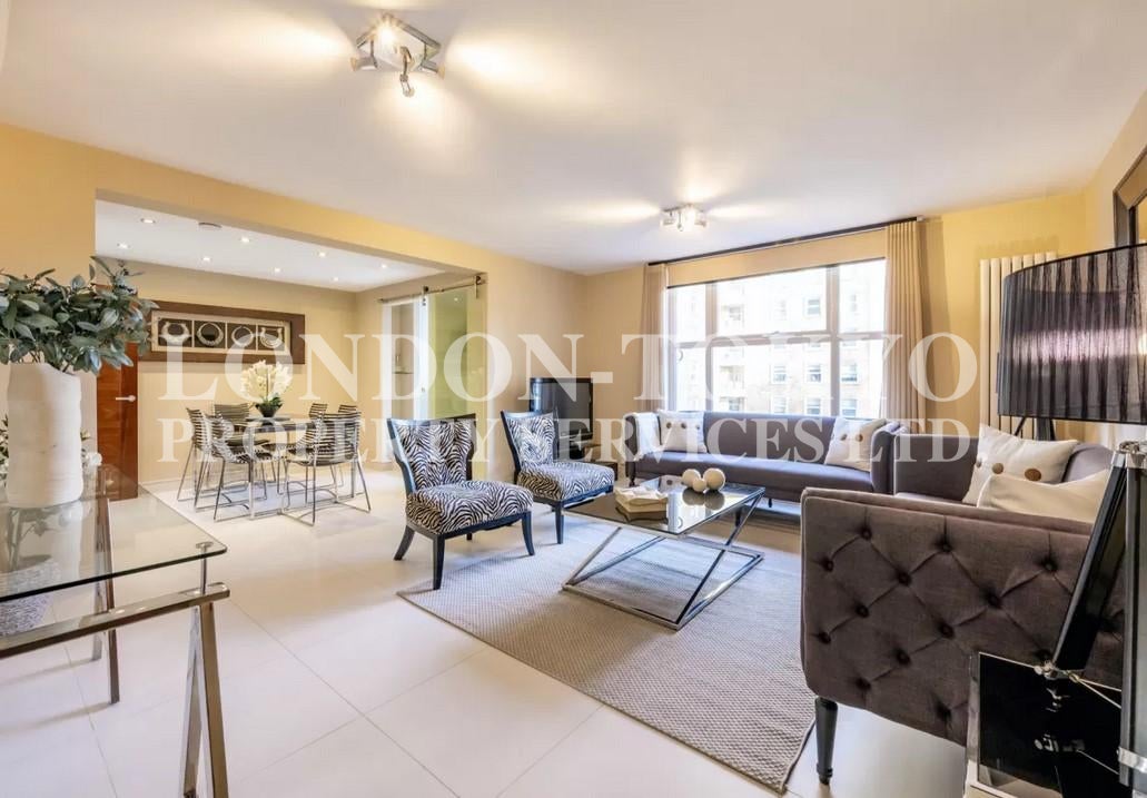 Flat Finchley Road in Greater London