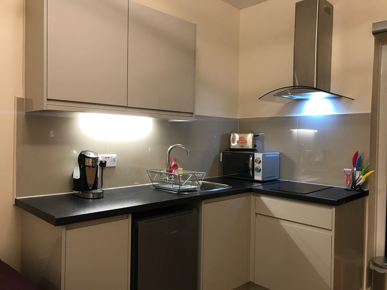 Flat Hendon Way in Greater London