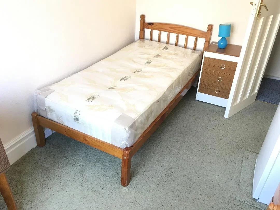 Room Craven Avenue in Greater London