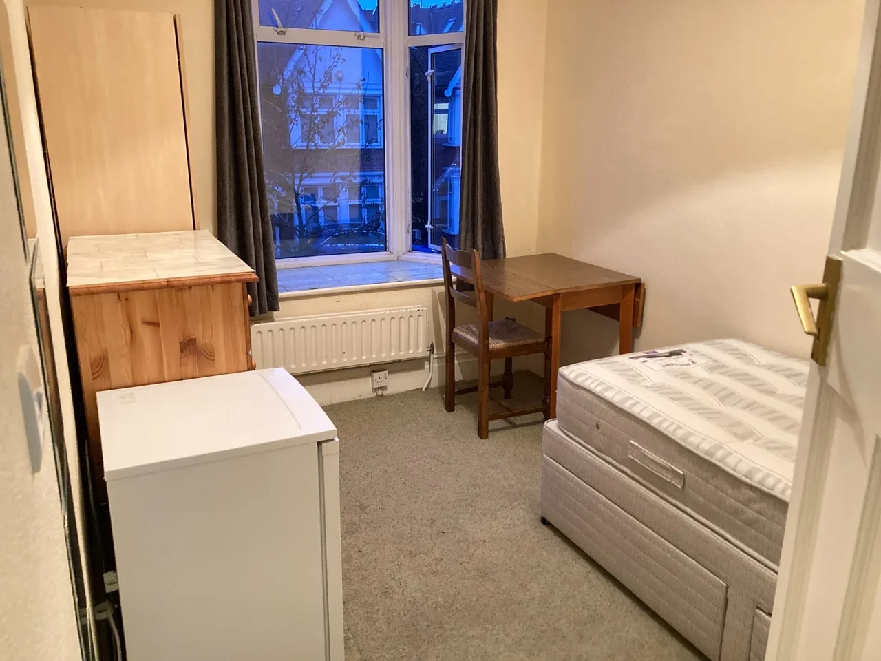 Room Craven Avenue in Greater London