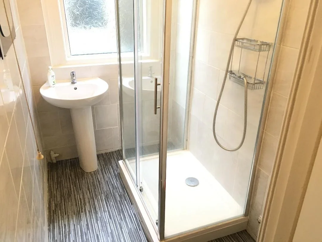 Room Craven Avenue in Greater London