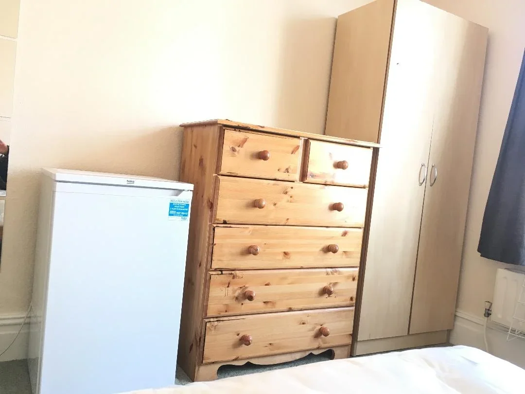 Room Craven Avenue in Greater London