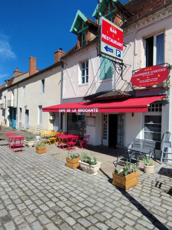 Chambre Route du Val d'Allier à Châtel-de-Neuvre