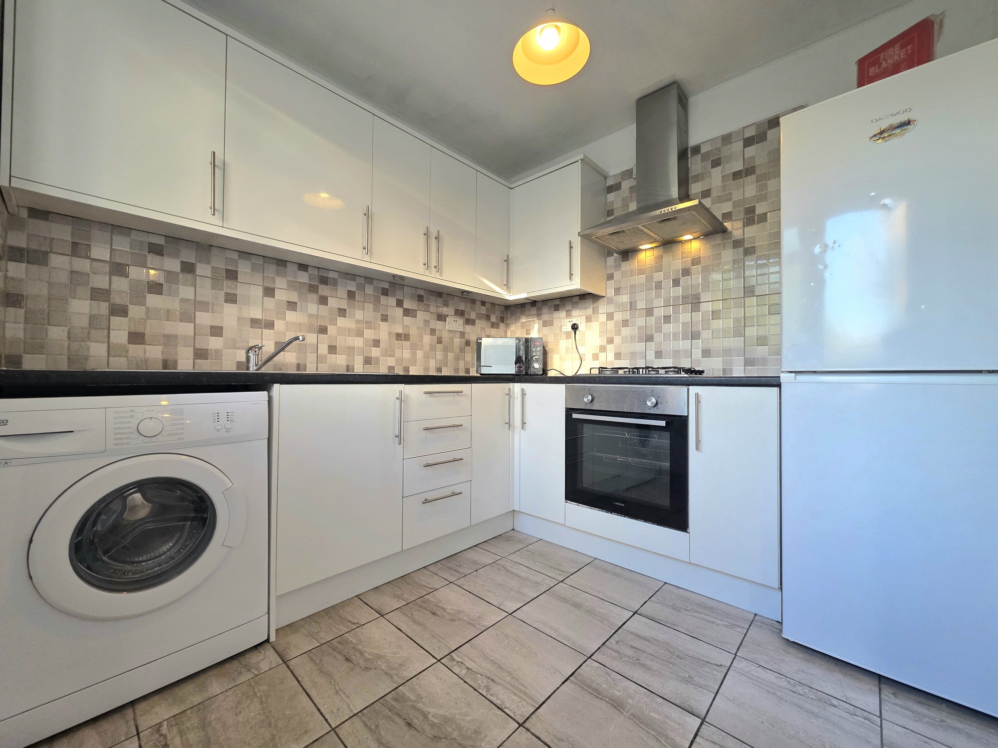 Flat Oswyth Road in Greater London