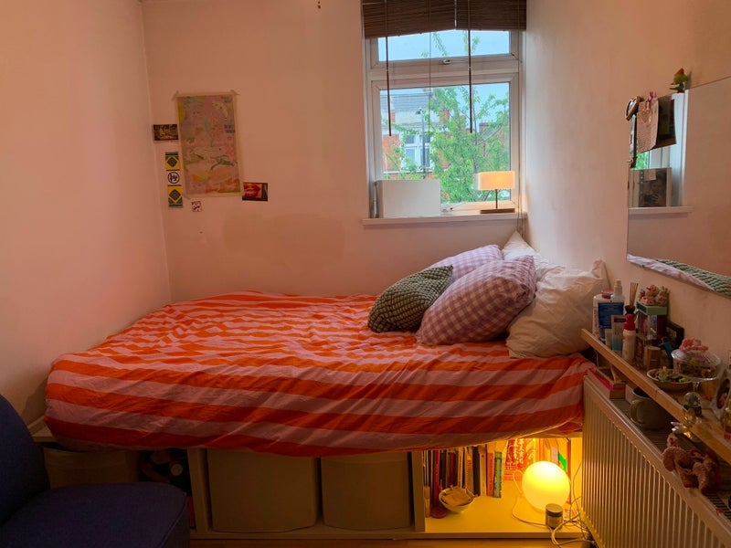 Room New Cross Road in Greater London