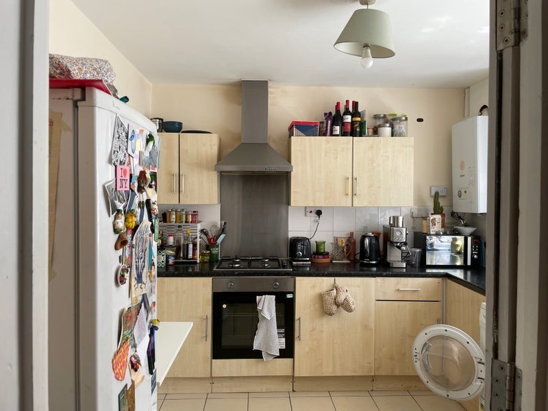 Room New Cross Road in Greater London