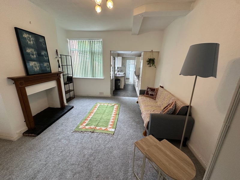Room Heathcote Road in Birmingham