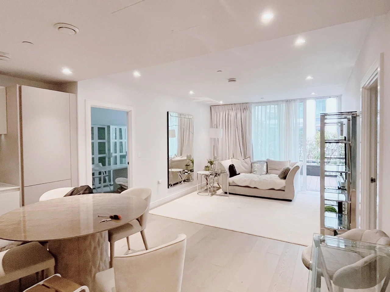 Flat Thurstan Street in Greater London
