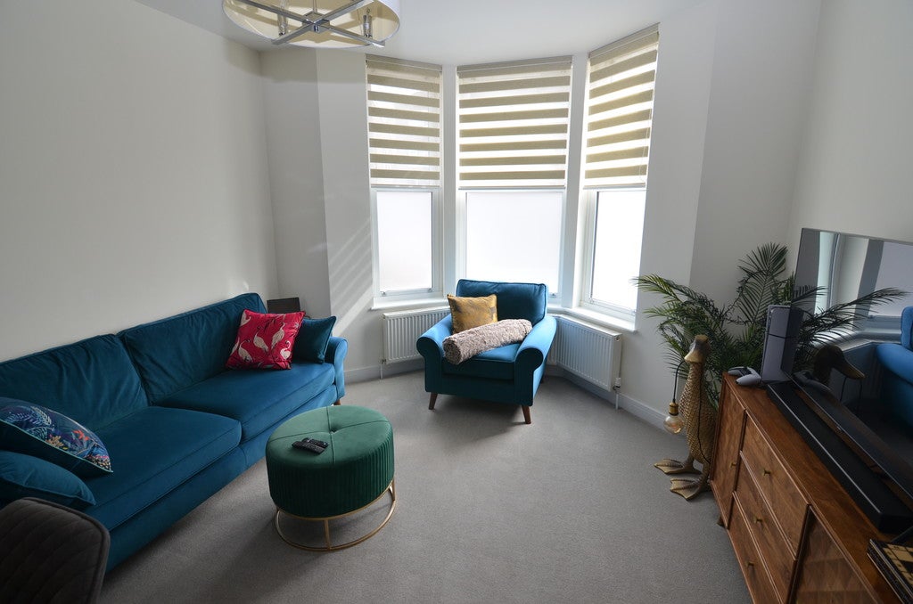 Flat St Johns Road in Greater London